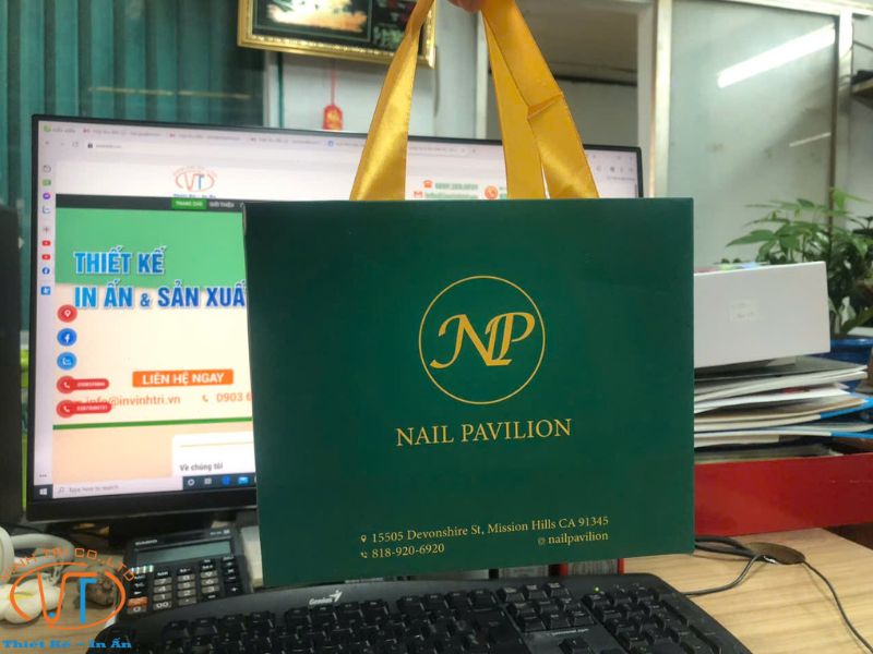 Mẫu túi giấy của cửa hàng Nail Pavilion