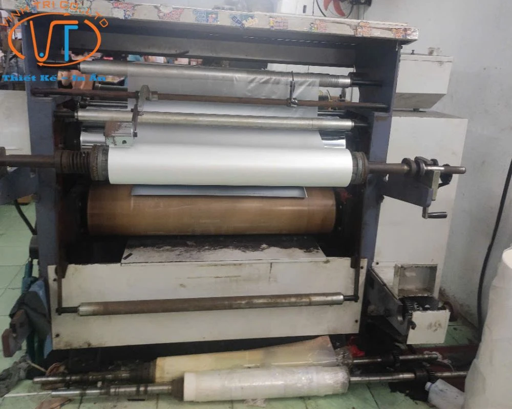 Máy móc in ấn hiện đại tại xưởng in Hiflex quận 8 - In Vĩnh Trị