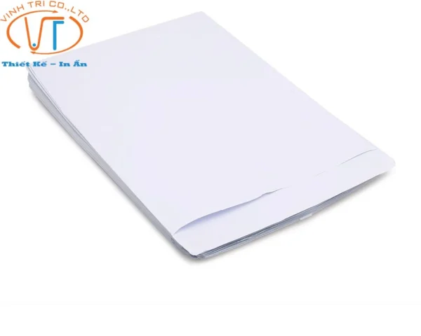 Bì thư A4 trắng có kích thước lớn, đựng được nhiều tài liệu mà không cần gấp lại
