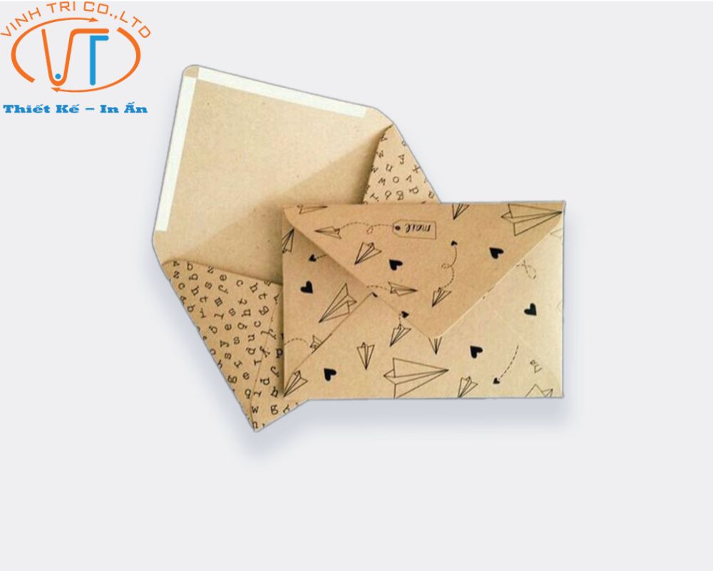 Mẫu bao thư giấy Kraft có những họa tiết trang trí dễ thương