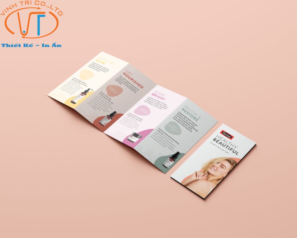 Mẫu brochure kem dưỡng da gấp 4 có thiết kế đơn giản, mỗi mặt là một sản phẩm với thông tin rõ ràng