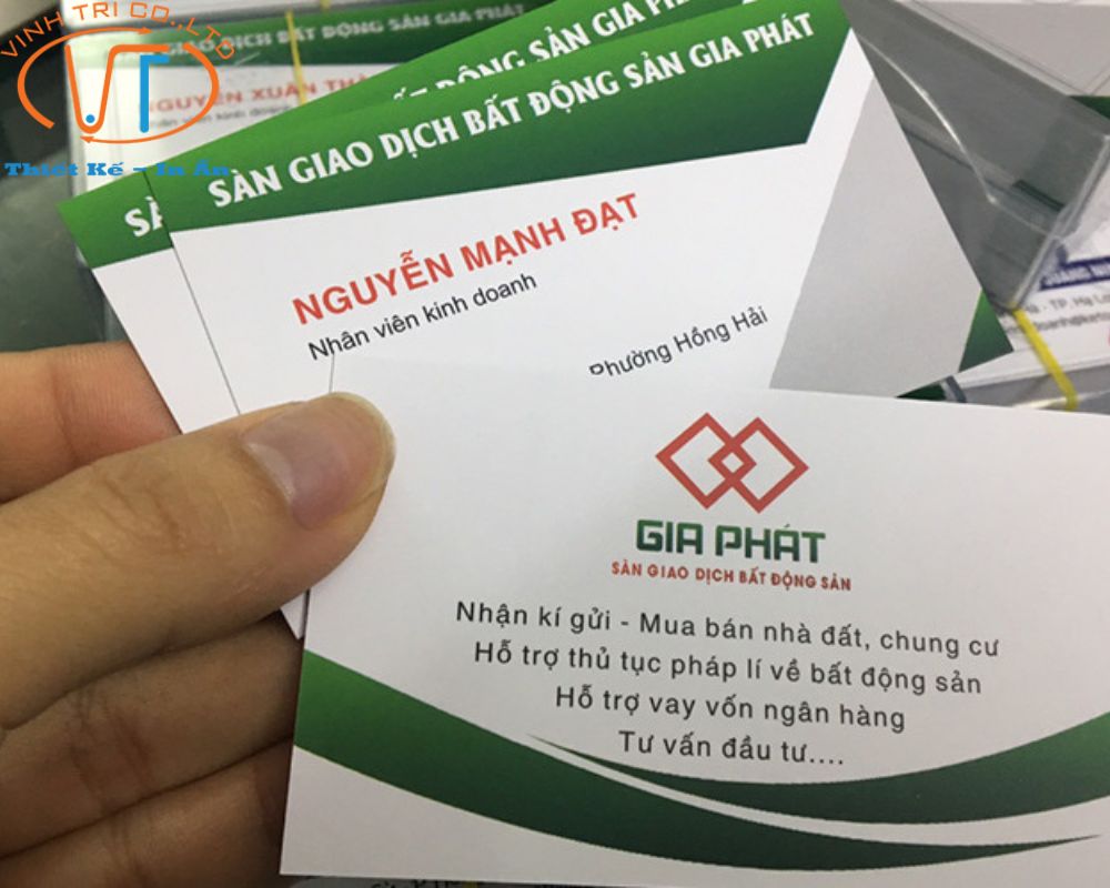 Mẫu card visit bất động sản với logo nằm ngay giữa, tên cá nhân được in ở mặt sau