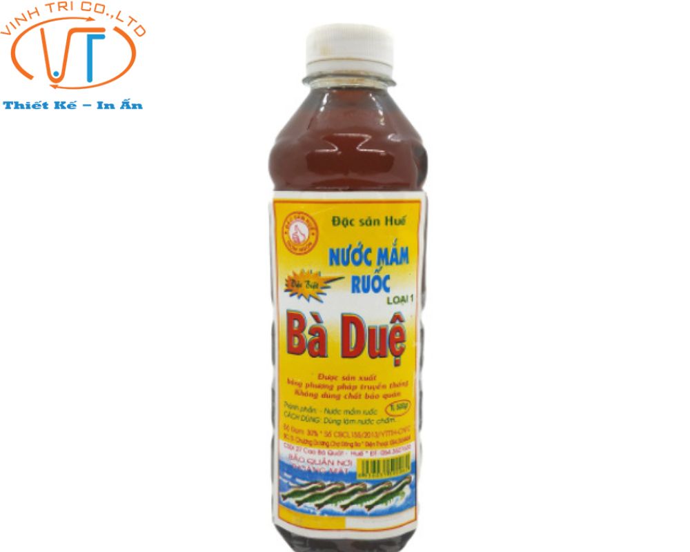 Mẫu tem nước mắm với thiết kế tối giản, tên thương hiệu nổi bật nằm ngay giữa giúp người mua hàng ghi nhớ nhanh