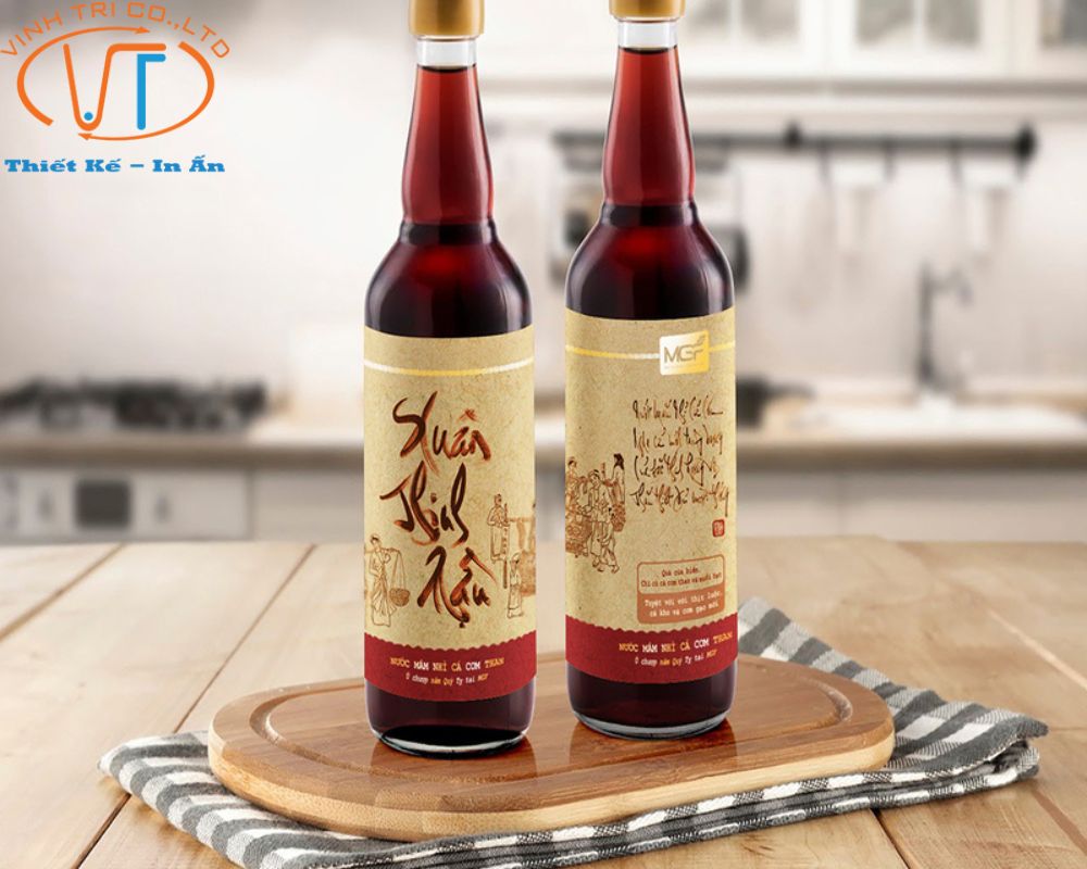 Mẫu tem nhãn nước mắm có thiết kế độc lạ với tên thương hiệu viết kiểu thư pháp