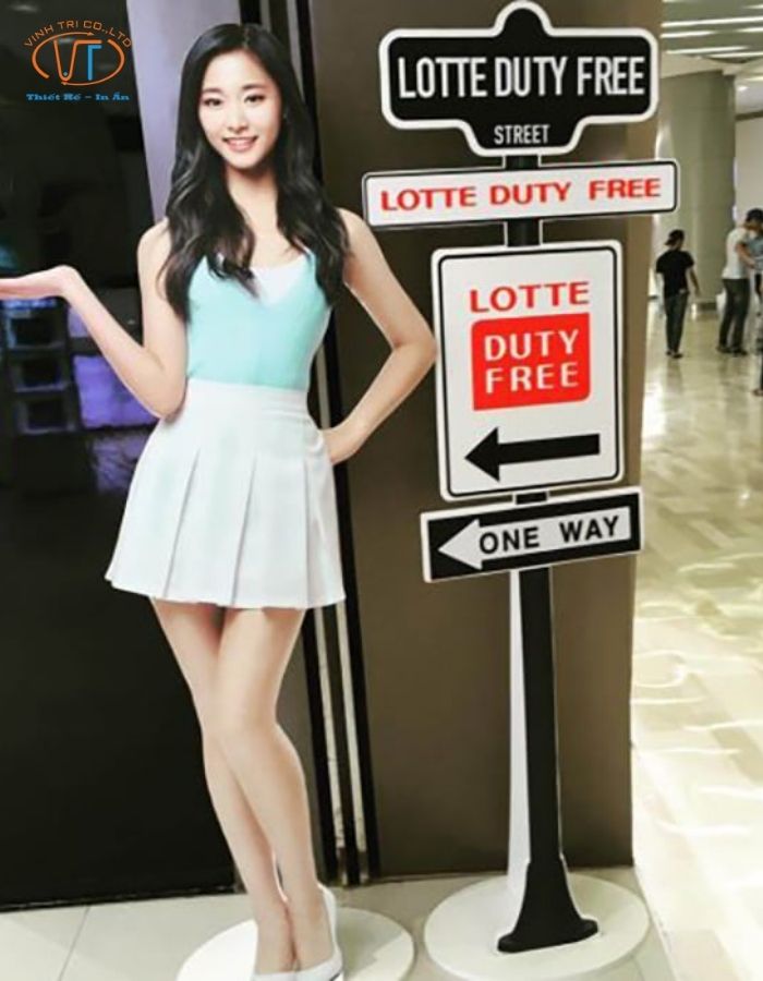 Chất liệu standee bằng PP