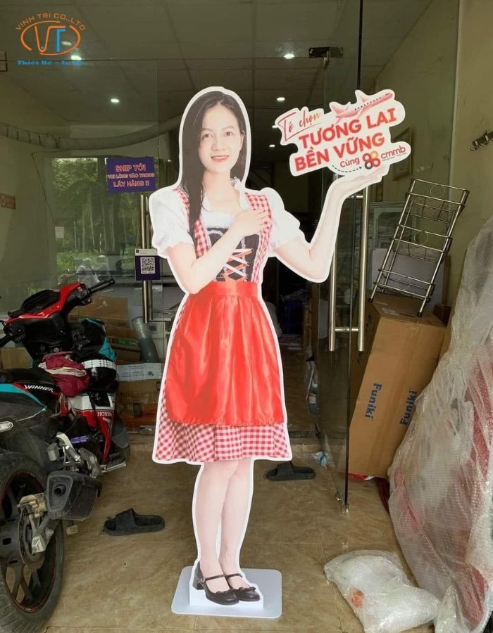 Standee hình người