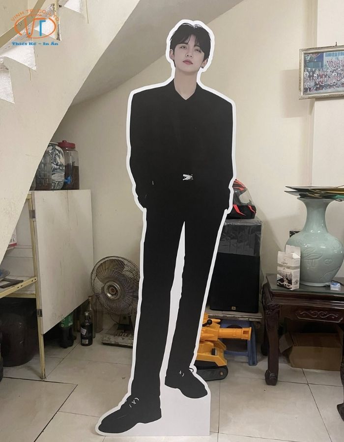 kích thước standee 0.8x1.8m