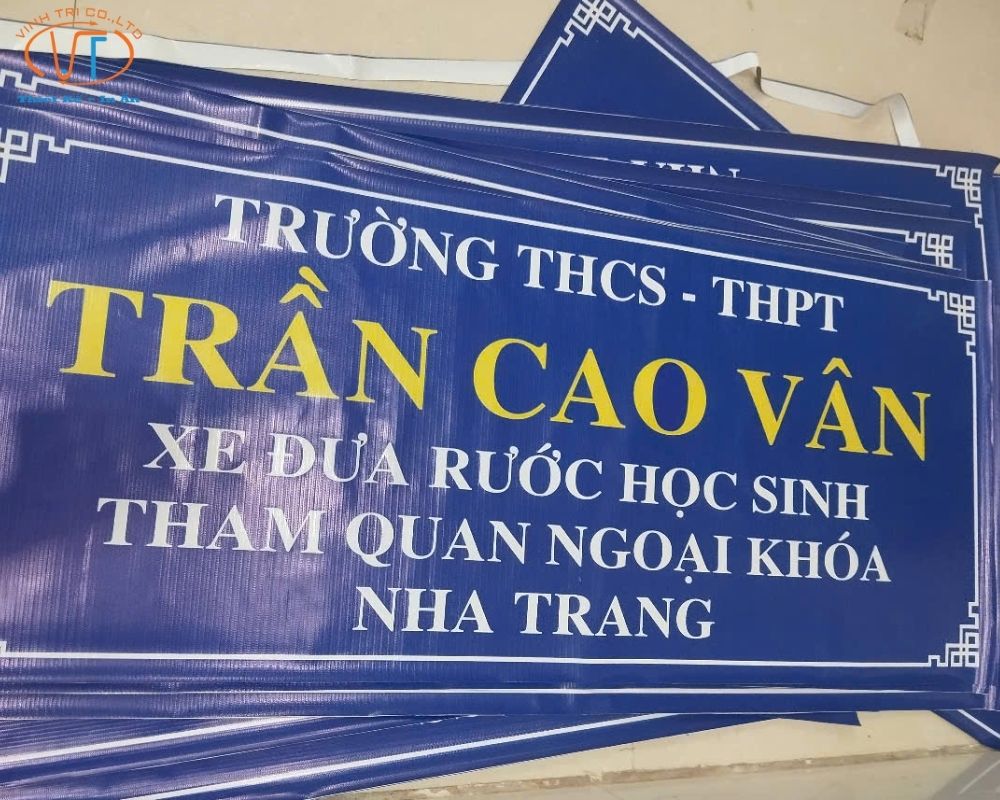 Mẫu bạt hiflex về xe đưa rước học sinh tham quan ngoại khóa