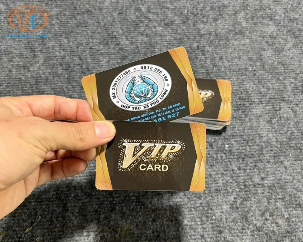 Thẻ VIP card viền vàng, nền nâu