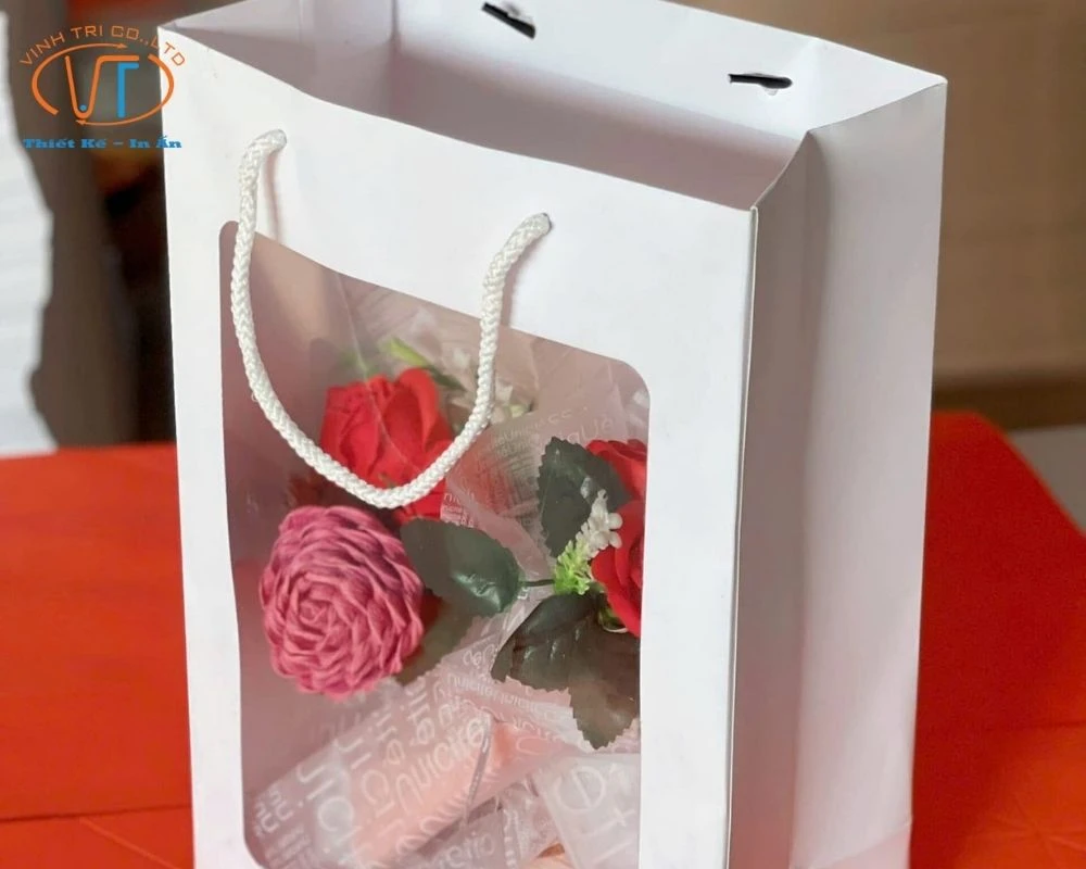 Túi giấy đựng hoa có dây quai