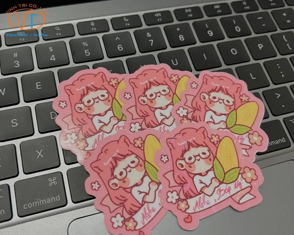 Sticker cô gái tóc hồng