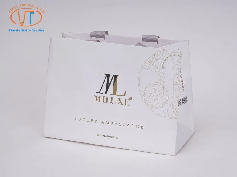 Mẫu túi giấy couche dây ruy băng, dạng ngang thương hiệu MILUXL
