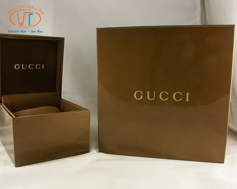 Túi giấy Gucci màu nâu