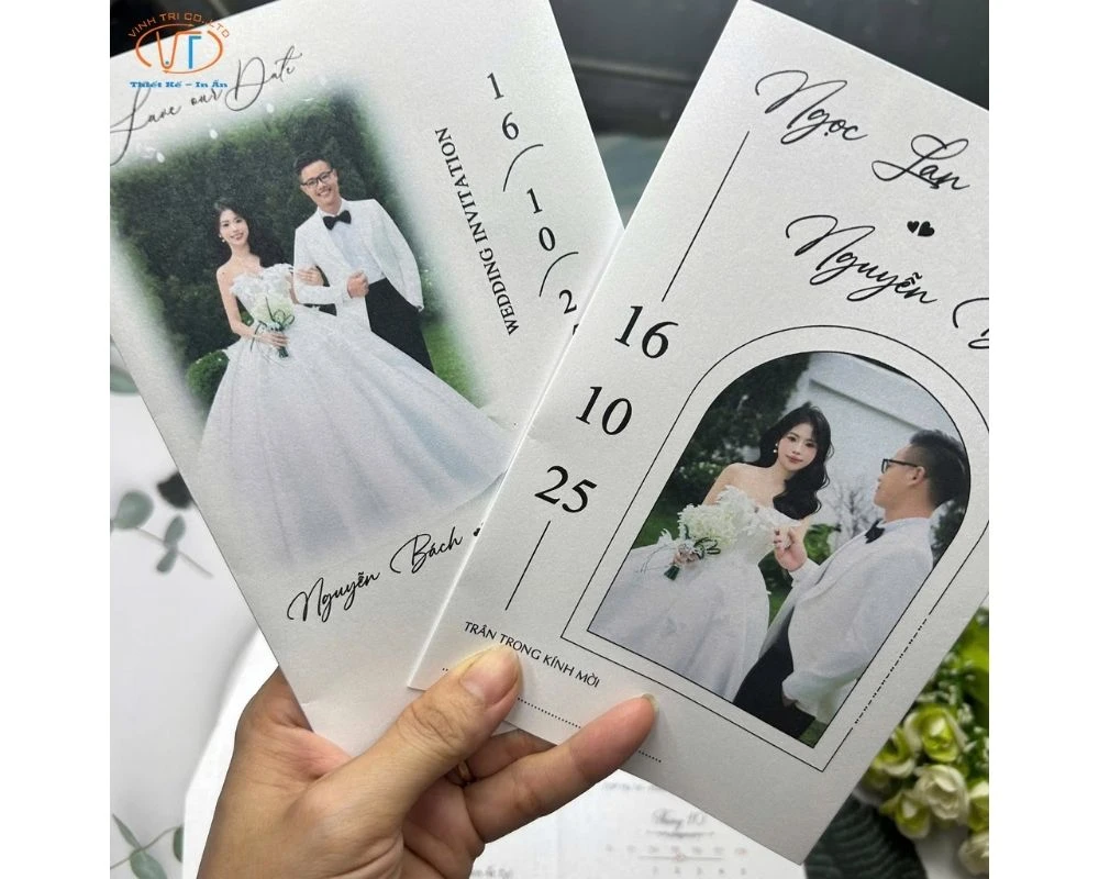 Thiệp cưới màu trắng hình chữ nhật đứng