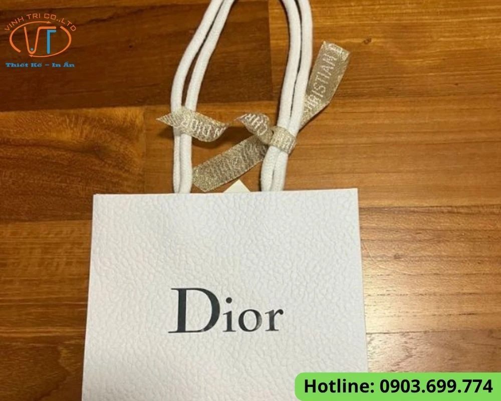 Túi giấy Dior loại nhỏ